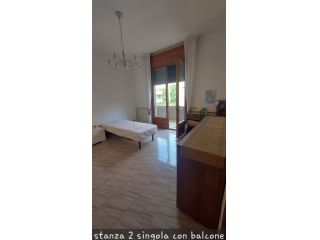 STANZA PER STUDENTESSA ZONA CENTRALE