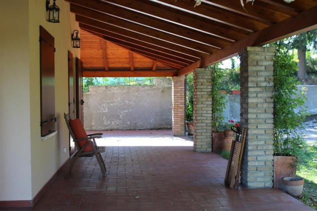 Casolare ristrutturato con vista panoramica, uliveto e garage – Un’oasi di pace tra colline e mare - Foto 9
