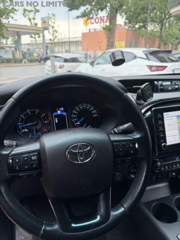 TOYOTA Hilux 2.4 D-4D A/T 4WD 4 porte Double Cab Invincible rif. 23826308 - Foto 9