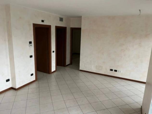 Immobile in asta di 121 m² con più di 5 locali e box auto in vendita a Castellanza - Foto 5