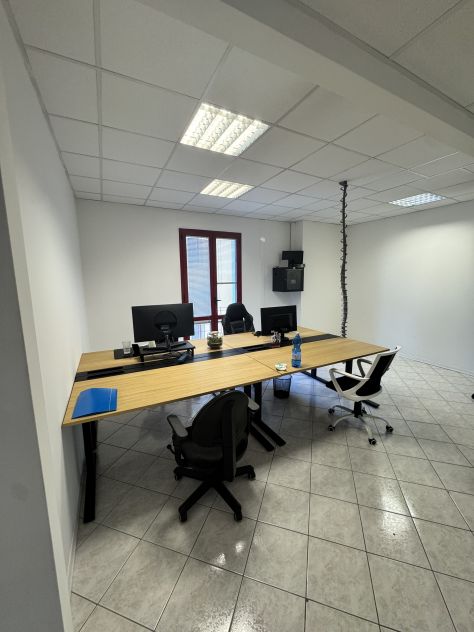 Scrivania in ufficio condiviso - Noventa Padovana