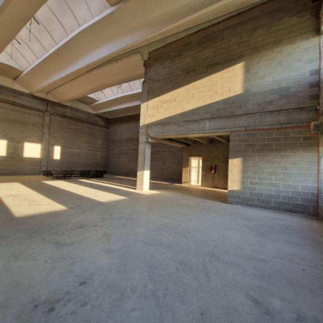 Immobile di 595 m² con 3 locali in affitto a Arese - Foto 11