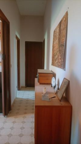 Villa da ristrutturare in paese con 5700 mq di giardino . - Foto 9