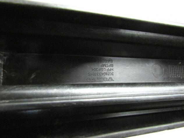 30740433 SUPPORTO POSTERIORE LATERALE BAGAGLIAIO DESTRO VOLVO XC60 2.4 D 4X4 120KW AUT 5P (2009) RICAMBIO USATO - Foto 3