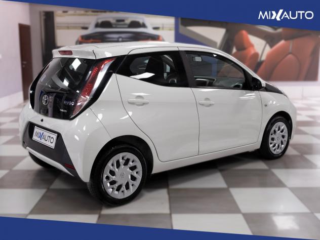 Toyota Aygo 1.0 X-Cool 5 Porte 69CV EU6 - Foto 5