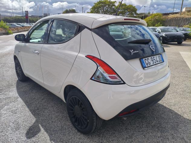 Lancia Ypsilon 1.0 FireFly 70cv S&S Hybrid SILVER - Foto 3