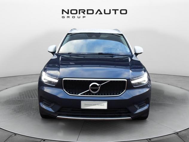 Volvo XC40 (2017--) B4 AWD Geartronic Momentum - Foto 2