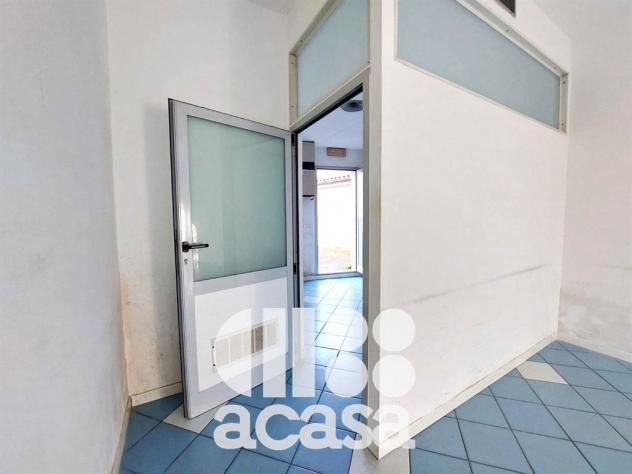 AFFITTASI NEGOZIO/UFFICIO ADIACENTE AL PORTOCANALE - Foto 4