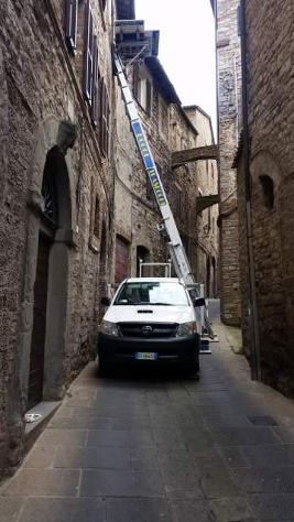 Traslochi, trasporto mobili, pianoforti, autoscala montacarichi