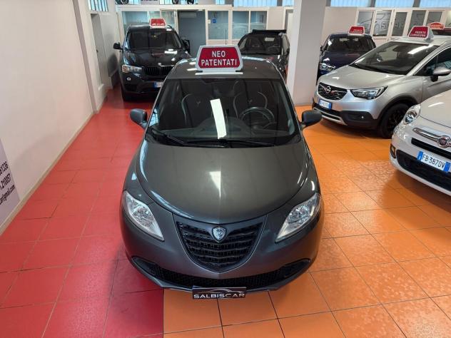 Lancia Ypsilon 1.2 69 CV 5 porte Gold