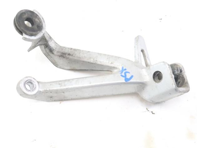 SUZUKI GSX R 600 4370033E00 STAFFA PEDANA POSTERIORE SINISTRA 97- 00 REAR LEFT FOOTREST BRACKET - Foto 2