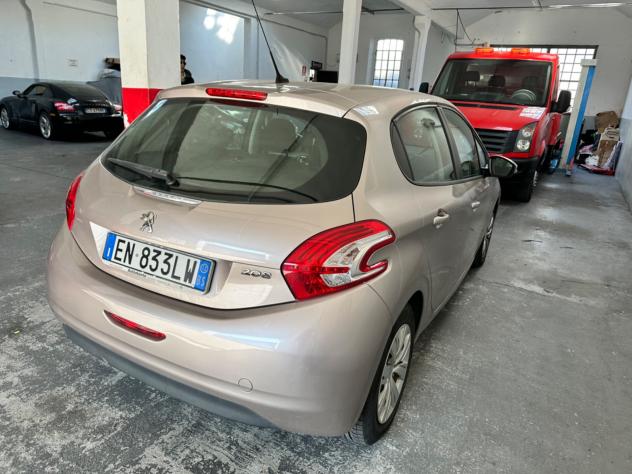 Peugeot 208 1.4 HDi 68 CV 5 porte Allure - Foto 3