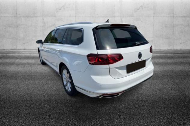 VOLKSWAGEN Passat Variant 2.0 TDI SCR EVO DSG Executive rif. 24048824 - Foto 4