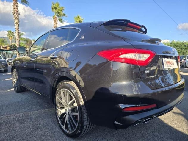 MASERATI LEVANTE 250CV V6 DIESEL AWD GRANSPORT - Foto 7