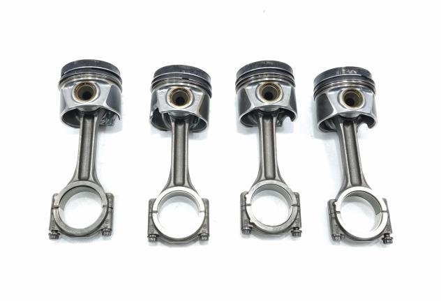 PISTONE MOTORE AUDI A3 Sportback Serie (8VA) 04L105401A CRBC, CRLB, CRUA, DBGA, DCYA, DEJA, DFGA Diesel 2000 (1218)