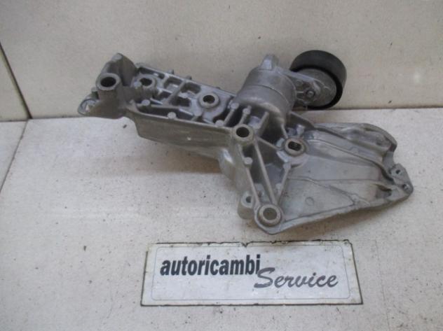 820066949 SUPPORTO PULEGGIA TENDICINGHIA RENAULT MEGANE 1.5 D 81KW 6M 5P (2011) RICAMBIO USATO