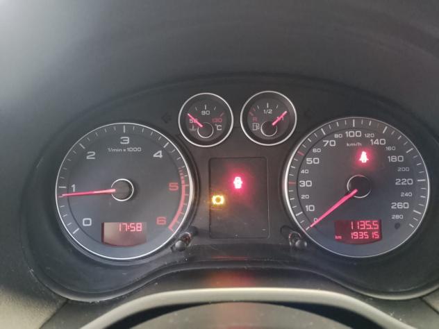 Audi A3 A3 1.6 tdi Attraction 90cv - Foto 10