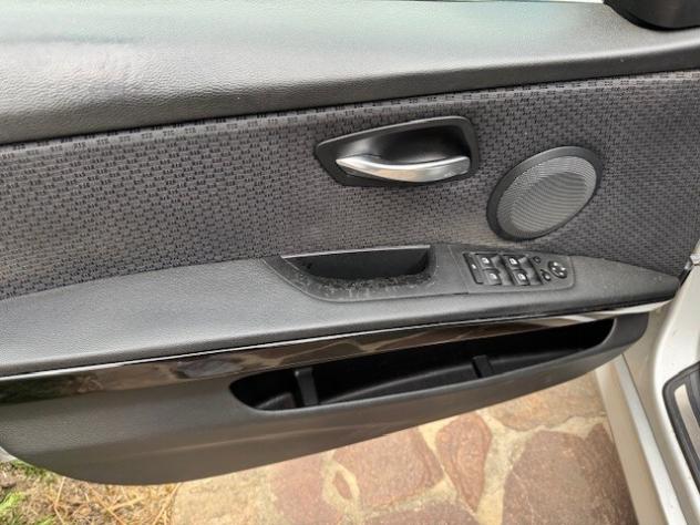BMW Serie 3 (E90/91) 320d cat Futura - Foto 6