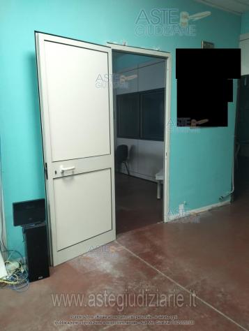 IMMOBILI-IMMOBILE COMMERCIALE-Via Bengasi, 20