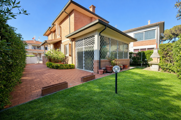 Villa in vendita a Cecina