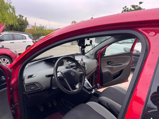 Lancia Ypsilon 1.2 69 CV 5 porte S&S Silver - Foto 7