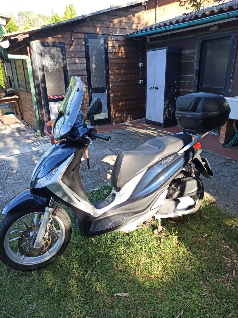 Vendesi Scooter Piaggio MADLEY 150 ABS - Foto 3