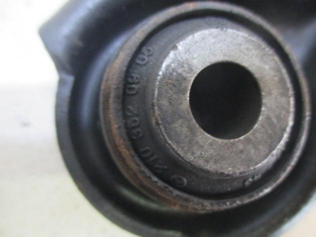 2103520906 BRACCIO OSCILLANTE CENTRALE LATO DESTRO POSTERIORE MERCEDES CLASSE E W210 3.0 D 130KW AUT 4P (1999) RICAMBIO USATO - Foto 3