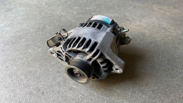 Alternatore Toyota Aygo 1.0 benzina del 2013 (270600Q120)
