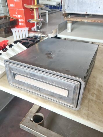 cassetto per macchina del caffè usato