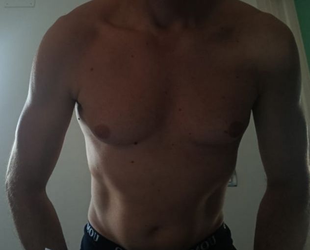 Uomo bella presenza, molto dotato cerca ragazza bella presenza x relazione passionale duratura Tel:3793953277