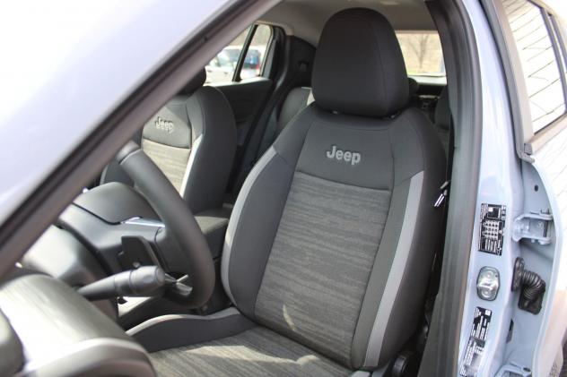 Jeep Avenger Avenger 1.2 turbo e-hybrid mhev Altitude fwd 110cv edct6 - Foto 10