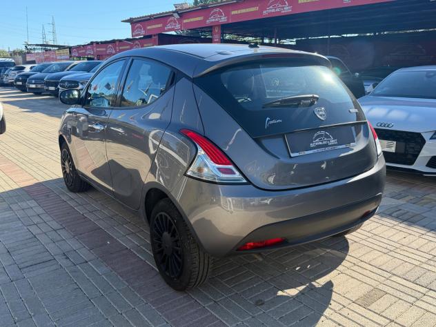Lancia Ypsilon 1.0 FireFly 5 porte S&S Hybrid Ecochic Silver - Foto 5