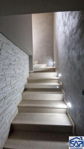 Porzione di villa bifamiliare completamente ristrutturata su più livelli - Foto 12