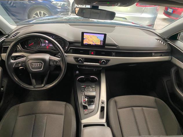 Audi A4 Avant 30 TDI S tronic Business - Foto 9
