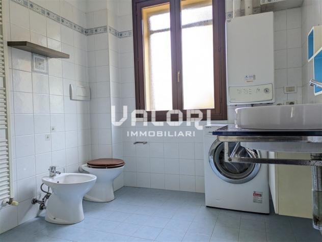 BILOCALE AL PIANO TERRA CON INGRESSO INDIPENDENTE, CORTE ESCLUSIVA E GARAGE - Foto 12