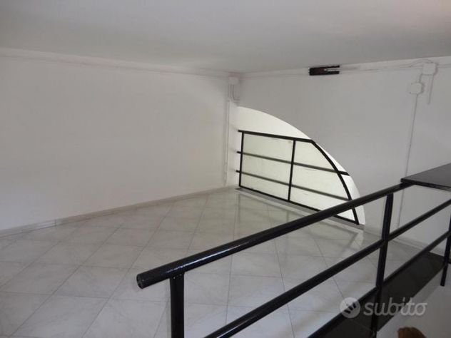 vendo locale commerciale fronte strada - Foto 6