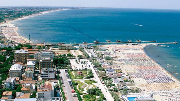 HOTEL 3 STELLE VICINO AL MARE