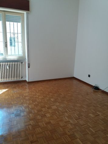 Borgo Trento affittasi ampio trilocale con terrazzo - Foto 2
