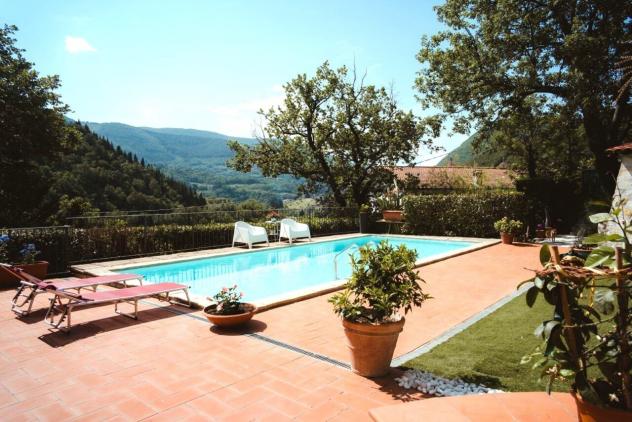 casa indipendente in vendita a Prato