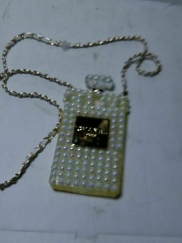 Gadget pubblicitario cover cellulare di chanel