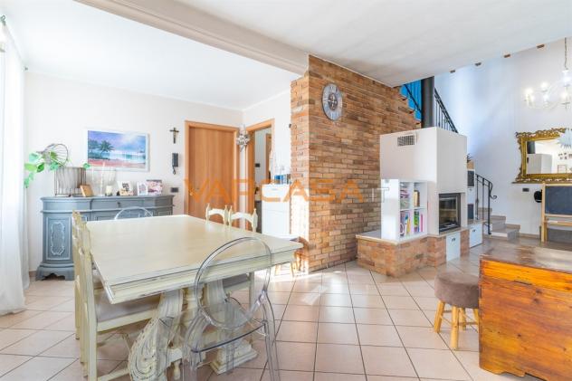 VILLA SINGOLA CON GIARDINO PRIVATO E POSSIBILITÀ PISCINA – CIVIDATE AL PIANO - Foto 7