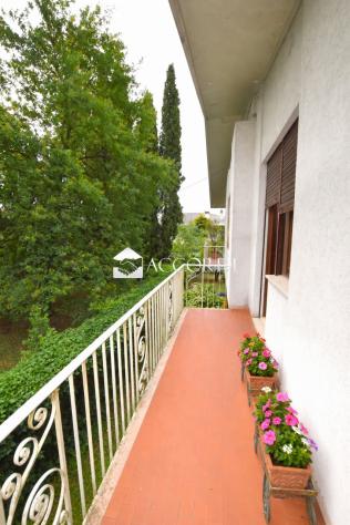 CASA INDIPENDENTE di 10 vani e di 300 mq (MONTEBELLUNA) rif. PE15 - Foto 3