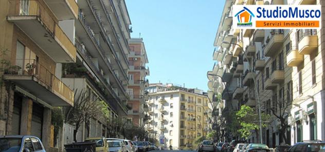 APPARTAMENTO di 9 vani e di 150 mq (NAPOLI) rif. NAVEMI
