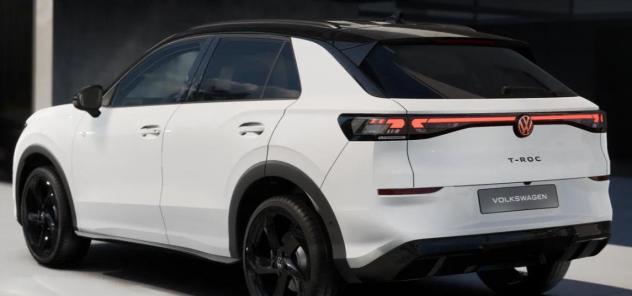 Volkswagen T-Roc T-Roc 1.5 eTSI ACT 150 CV DSG R-Line - Foto 3