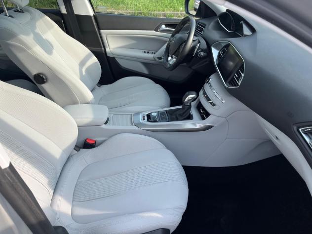 Peugeot 308 PureTech Turbo 130 S&S SW Allure - Foto 10