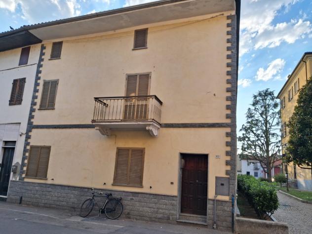 Casa abitabile o piccolo studio per per professionisti. L' immobile è in buono stato e subito abitabile composto al piano terra da un ingresso che fa - Foto 2
