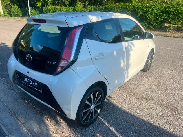 Toyota aygo 1.0 5 porte Active - Foto 2