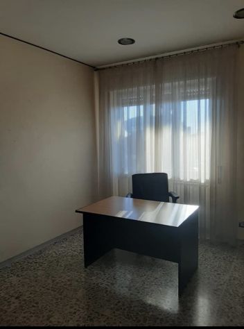 Stanza ad uso professionale ( categoria medici) - Foto 2