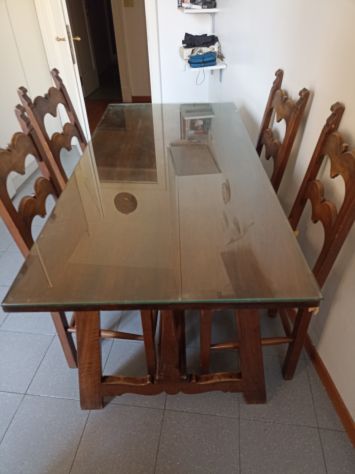 TAVOLO IN LEGNO MASSELLO CON SEDIE - Foto 2