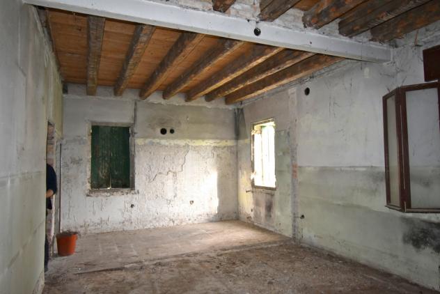 RUSTICO di 10 vani e di 500 mq (VAZZOLA) rif. RG44_9 - Foto 9